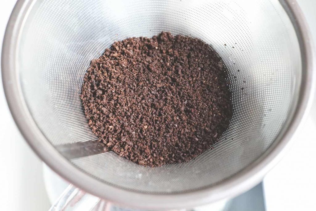 variaグラインダーで挽いたコーヒー粉でハンドドリップ